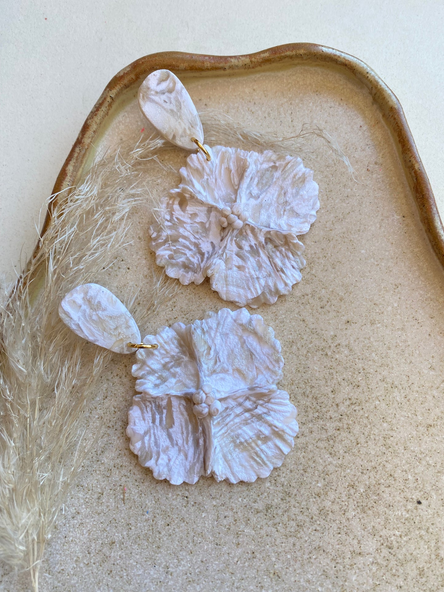 MAGNOLIA